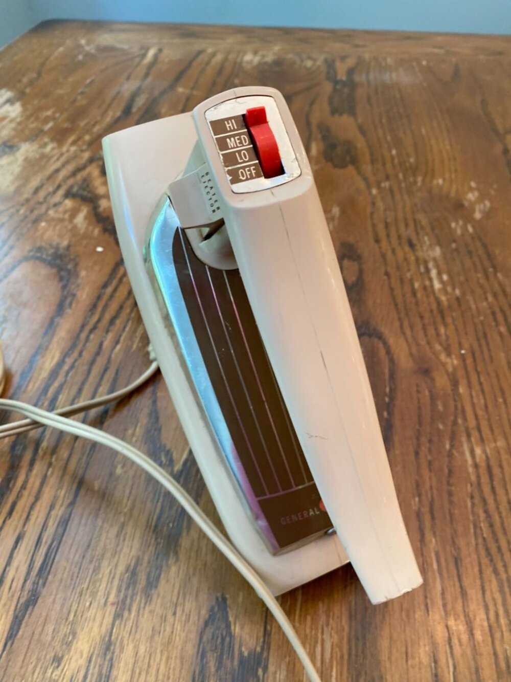 Vintage 1960s General Electric Atomic 3-Speed Brown Electric Hand Mixer With Bea